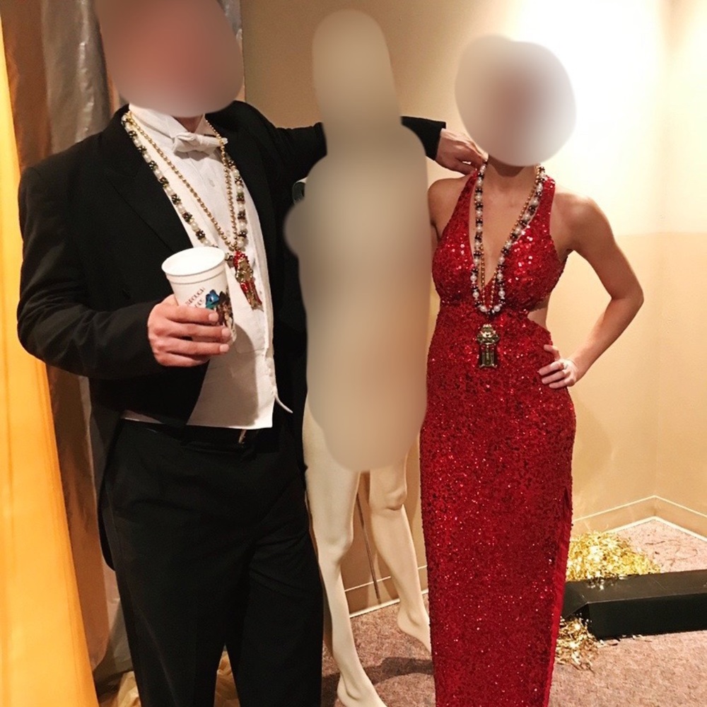 Sz 0-2 Red Sequin Backless Gown By Sean Collection - image 7